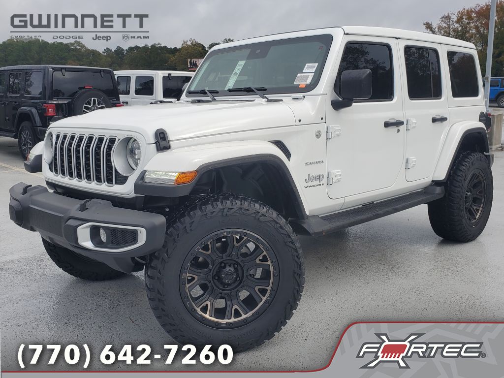 2024 Jeep Wrangler 4-Door Sahara's photo