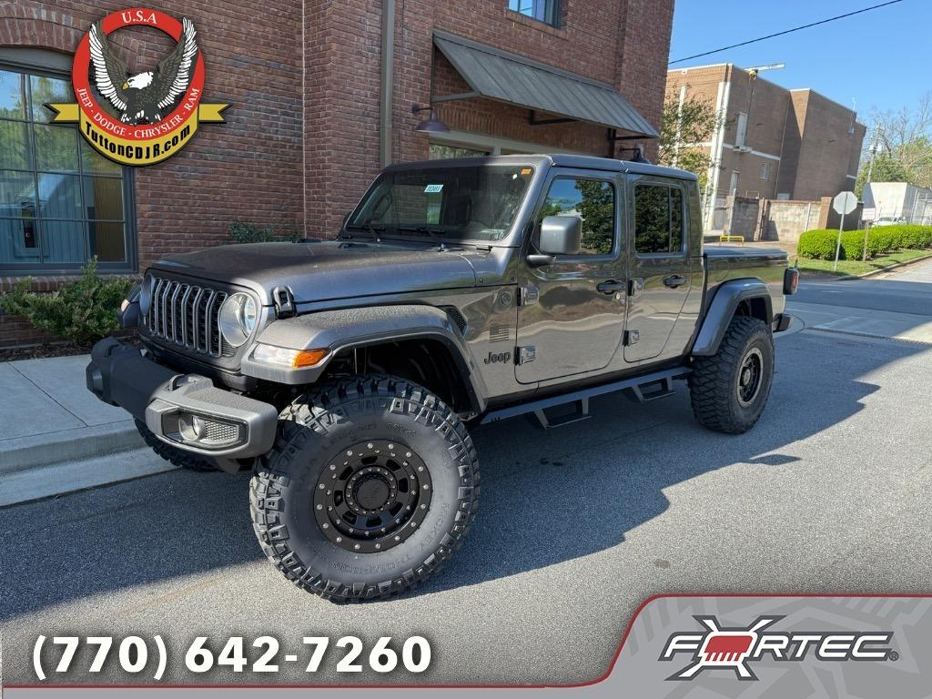 2025 Jeep Gladiator Nighthawk's photo