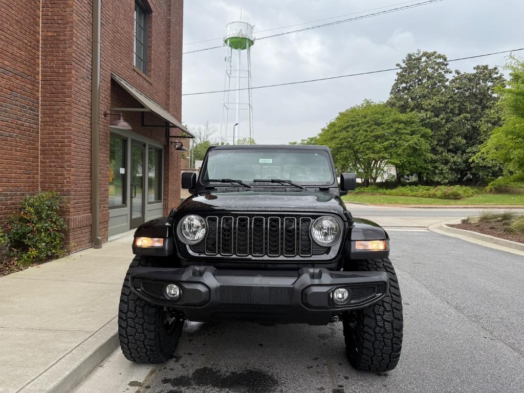 2025 Jeep Gladiator Nighthawk - Photo 8