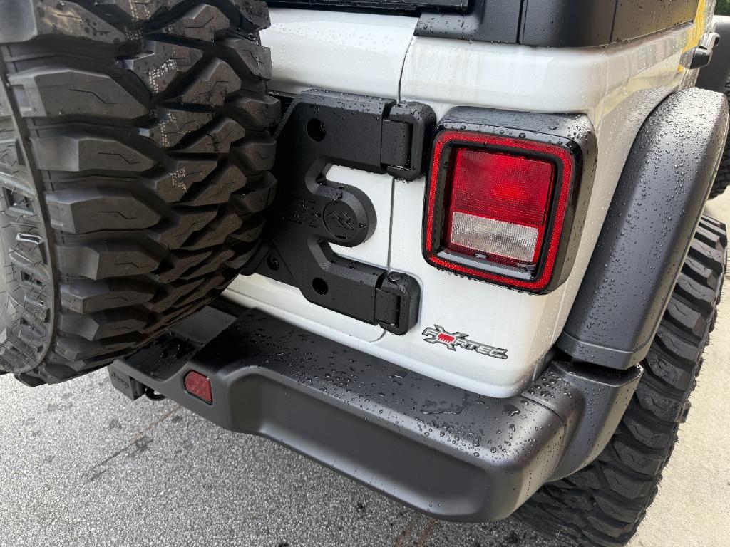 2025 Jeep Wrangler 4-Door Willys - Photo 7