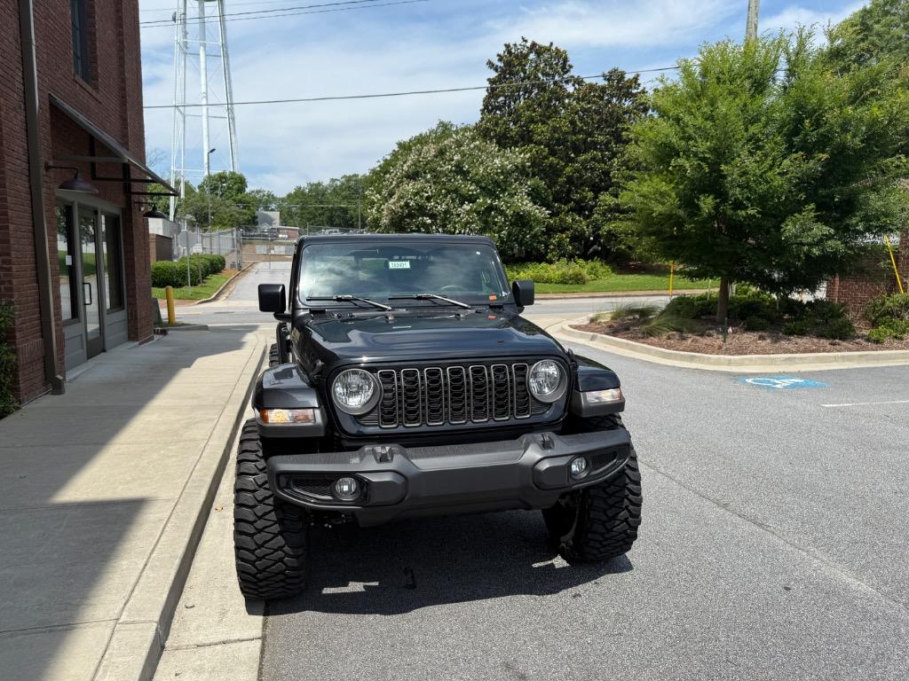 2025 Jeep Gladiator Nighthawk - Photo 6