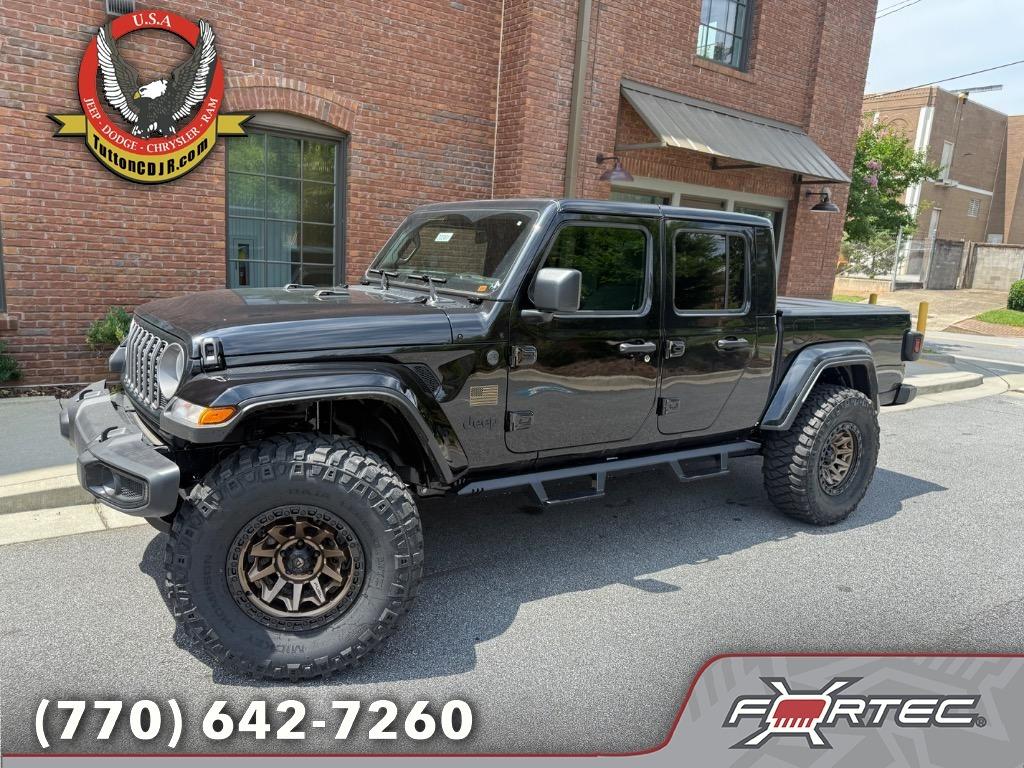 2025 Jeep Gladiator Nighthawk's photo