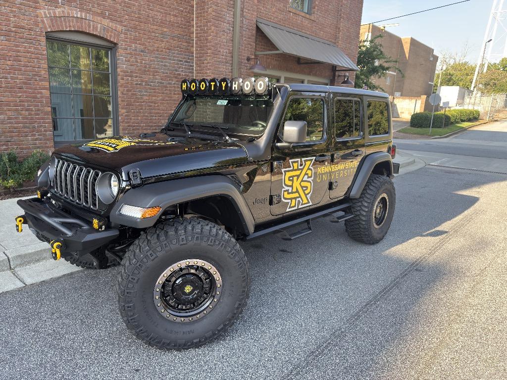 2025 Jeep Wrangler 4-Door Sport's photo