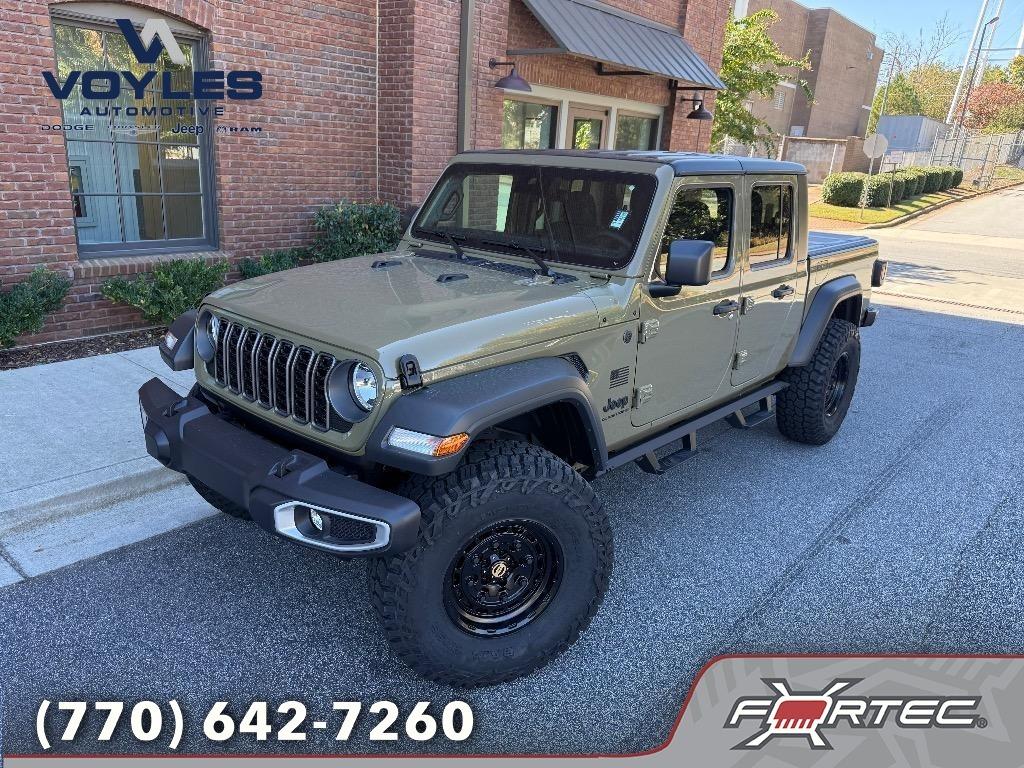 2025 Jeep Gladiator Sport S's photo