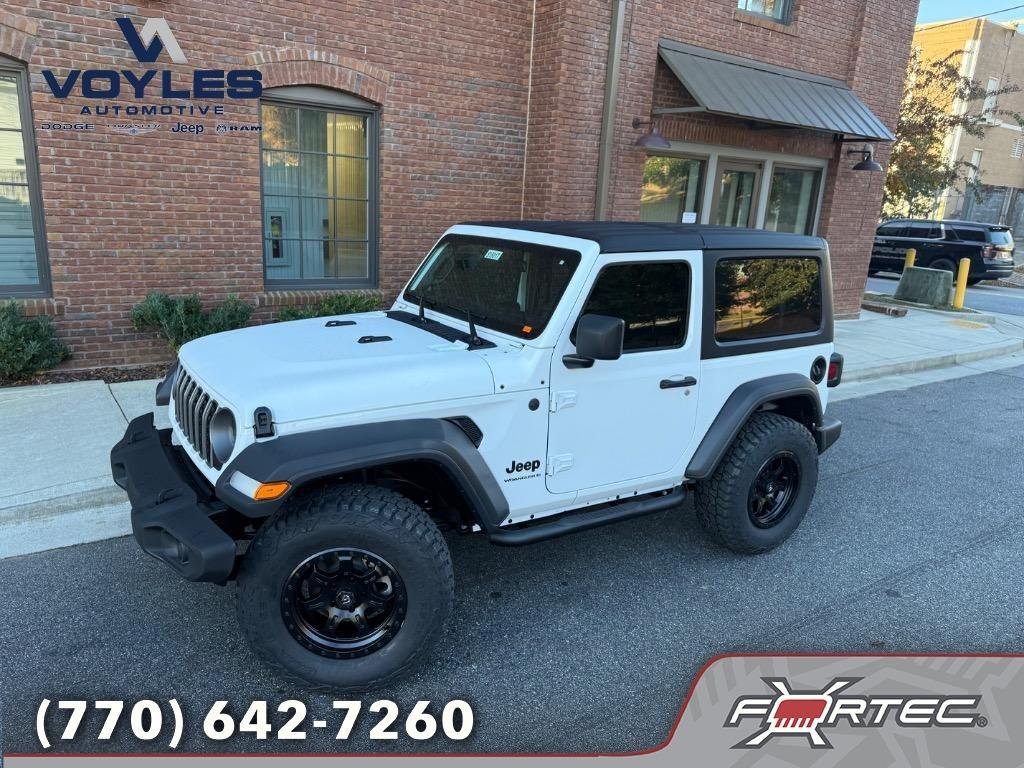 2025 Jeep Wrangler 2-Door Sport's photo